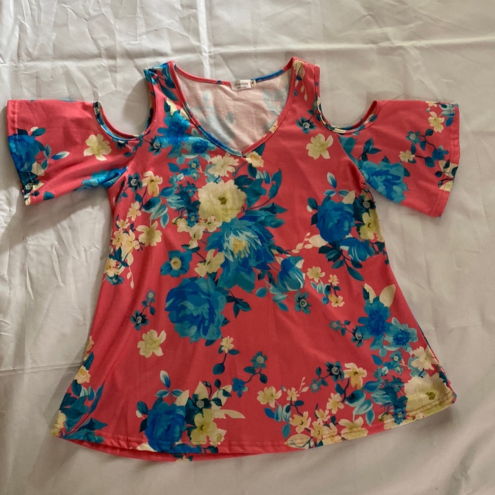 Cold shoulder Top